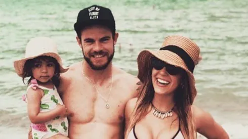 Qué mujer: faltan 20 horas pero la mujer de Nández ya está en La Bombonera