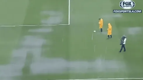 Foto captura del campo de juego de la Bombonera.