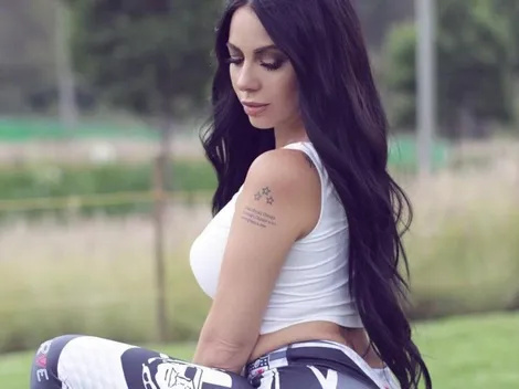 De espaldas, en bragas y con el pelo mojado, Jimena Sánchez nos deseó un buen día