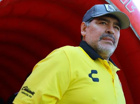 Como no podía ser de otra manera, Maradona calentó la previa del Superclásico