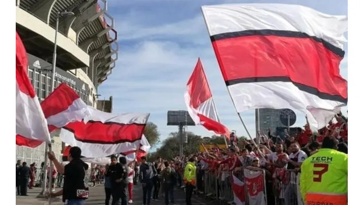 River frena el mundo y arma banderazos en todos lados para el partido vs Boca