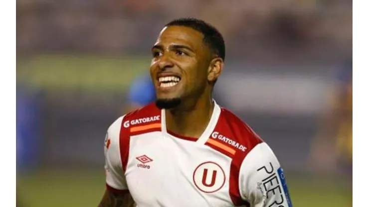 El deseo del peruano es volver a vestir los colores de su club.