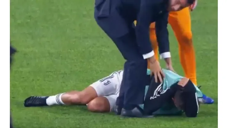 Qué haces, Szczesny: le dio un pelotazo en la nuca a Dybala y la Joya se re calentó