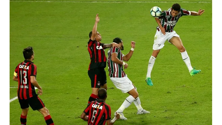 Atlético Paranaense vs Fluminense por la Copa Sudamericana.