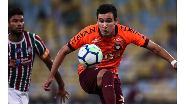 Atlético Paranaense vs Fluminense por la Copa Sudamericana.