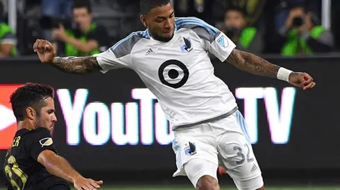 El volante desea vestir nuevamente los colores del conjunto crema.