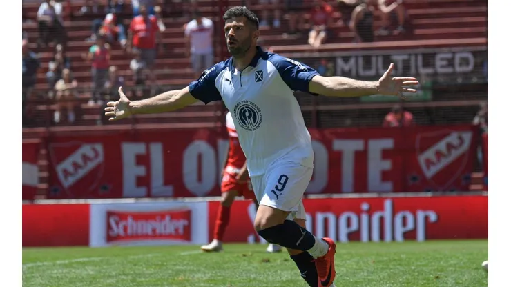 Independiente recibe a San Martín de Tucumán por un partido pendiente de la primera fecha de la Superliga.