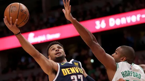 Jamal Murray anota una bandeja ante Al Horford