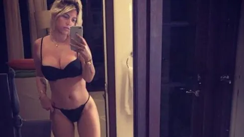 Wanda Nara mostró su "Derby look" con un jean muy ajustado y una fotito al espejo