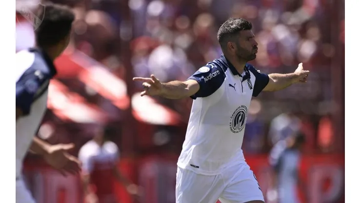 Gracias a su goleador, Independiente hundió un poco más a Argentinos Juniors