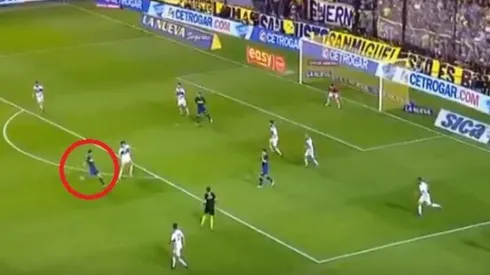 Zapatazo genial de Edwin Cardona.