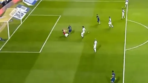 Batalla casi lo rompe a Benedetto y Tevez lo empató para Boca