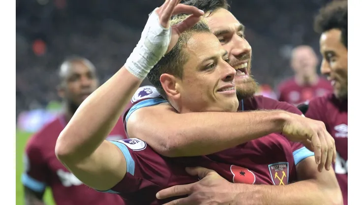 Foto del gol de CHicharito Hernández.