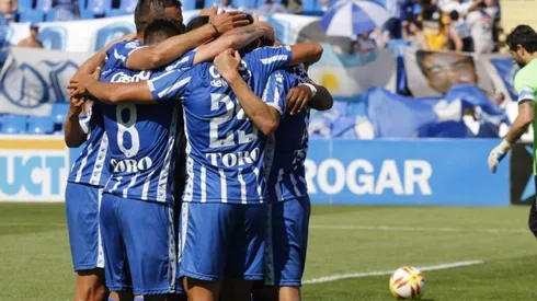 Godoy Cruz celebra el tanto de Santiago García.