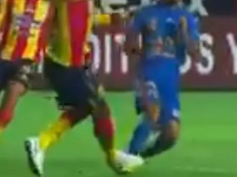 Terrible planchazo de Achillier y roja en el primer tiempo