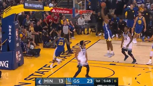 Foto de los Warriors en pleno estadio.