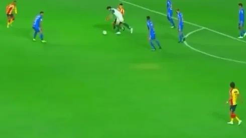 ¿Dónde fue Guzmán? El Patón atajó y salió jugando