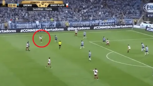 Era un golazo, pibe: Palacios probó desde lejos para River y asustó a Gremio