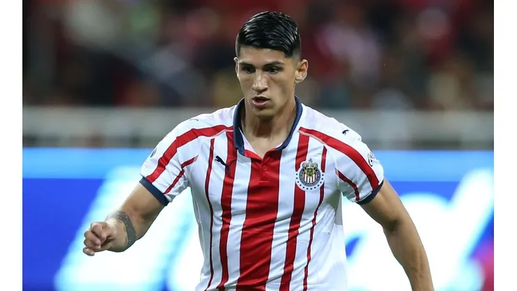 Alan Pulido escribió una carta emotiva.