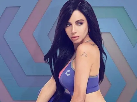 Con una selfie contra el espejo en top y con su perro, Jimena Sánchez volvió a demostrar toda su belleza