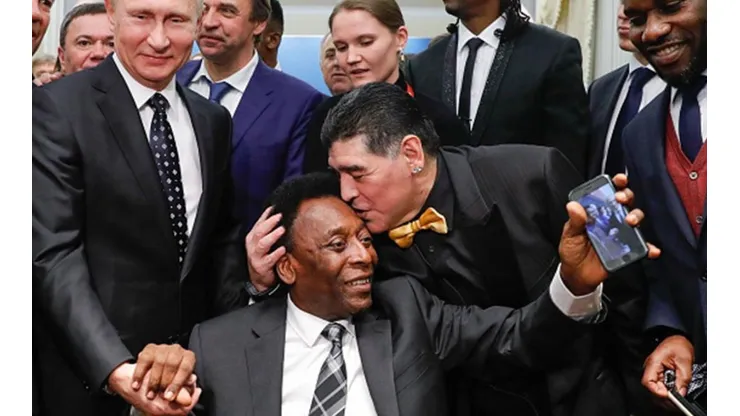 Increíble: Pelé saludó a Maradona y demostró lo poco que lo conoce