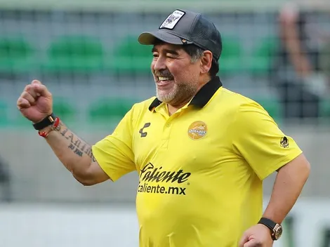 Con un sombrero de mariachi y un buen habano, Maradona festeja su cumpleaños en Instagram