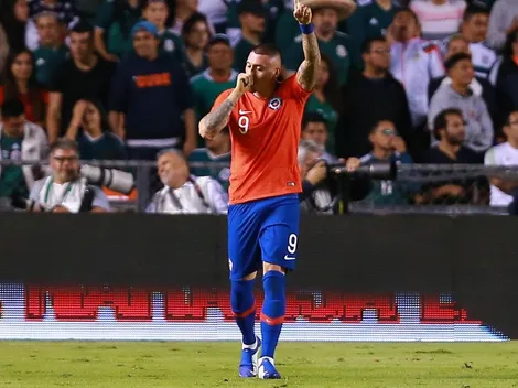 ¿Y si Nico Castillo le roba el lugar a Chicharito Hernández?