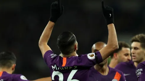 Riyad Mahrez celebra su tanto.