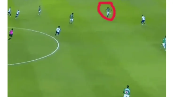 Error grosero de Mosquera y gol de Puebla