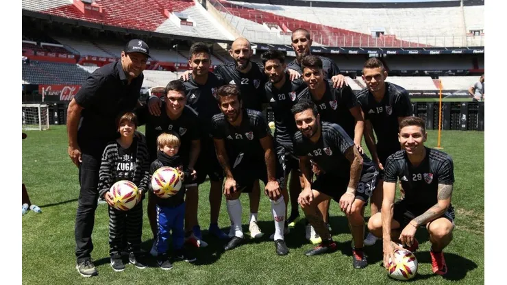 Mientras se ocupaba de humillar al Real Madrid, sus hijos estaban visitando el Monumental
