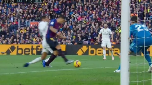VAR, penal y balazo del Pistolero Suárez al corazón de Real Madrid