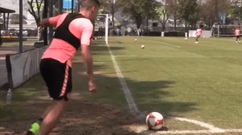 Golazo olímpico de Mateus en el entrenamiento.