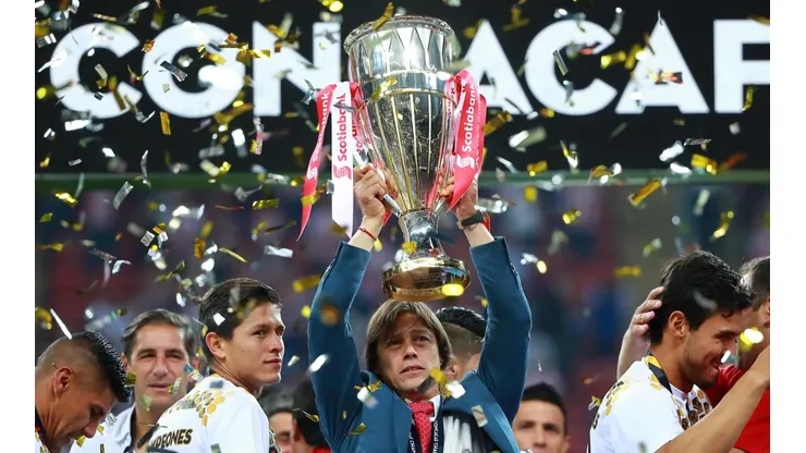 Almeyda no se olvida de sus ex dirigidos.