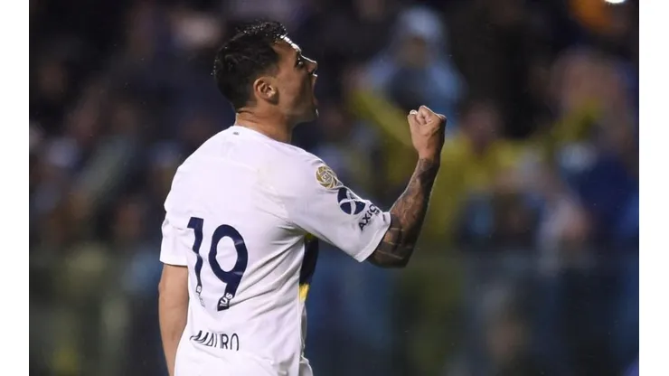 Mauro festejando su gol ante Colón.