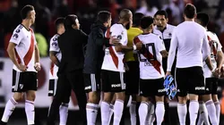 Foto de los jugadores de River enfrentando a Gremio.