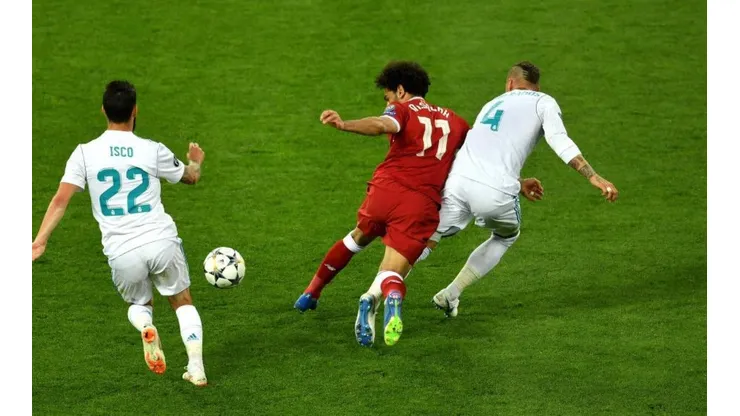 El momento exacto de la lesión de Salah.