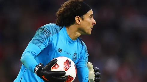 El Memo Ochoa se retiró ovacionado.