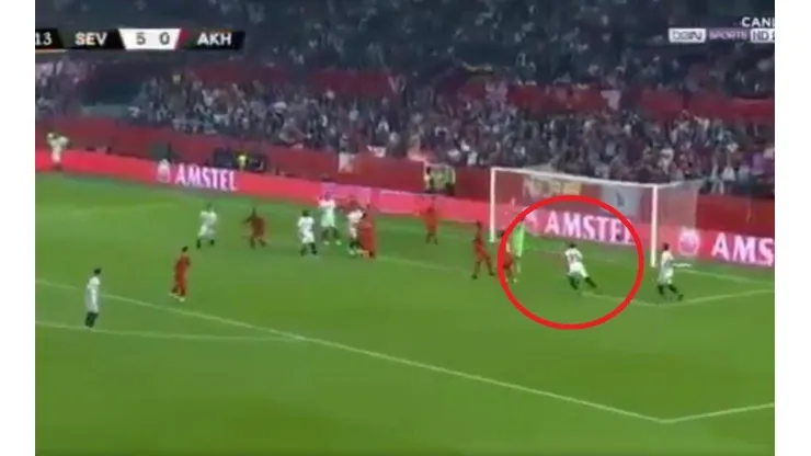 El arquero salió a cualquier lado y hasta Mercado se sumó al baile del Sevilla