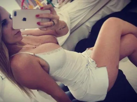 La esposa de Pitana se sacó una foto en ropa interior y demostró que cada vez le queda más chica