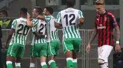 Foto de los jugadores de Betis celebrando ante Milan.