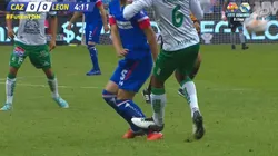 Tremenda patada de Tesillo.