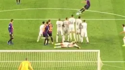 Barrera en modo Dios: la increíble forma de un jugador del Inter para evitar el gol de Suárez