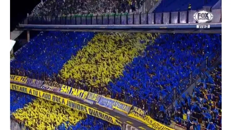 Una locura: Boca salió a la cancha y explotó La Bombonera