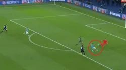 A pura clase, Insigne definió por encima del arquero y estampó el primero para el Napoli