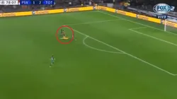 Hugo Lloris salió a cortar el ataque del Chucky Lozano y se fue expulsado