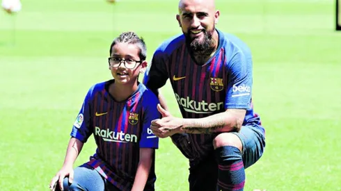 El hijo de Arturo Vidal necesita que Messi le haga un favor