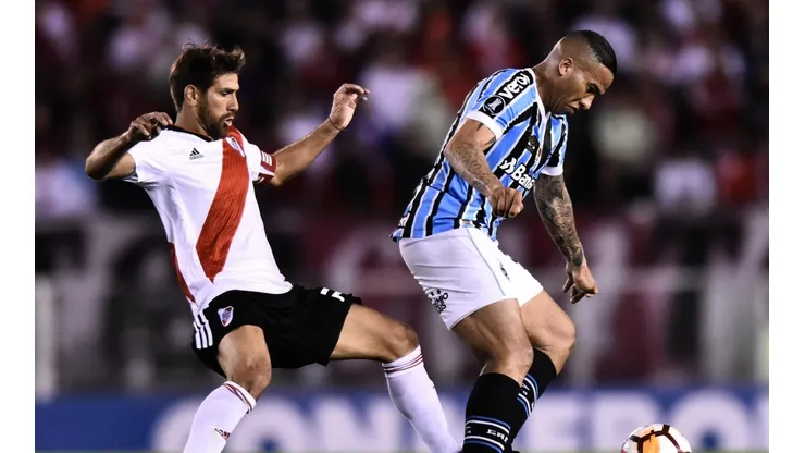 Foto de Gremio y River en la Copa Libertadores.