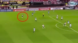 Jugada de peligro de River ante Gremio.