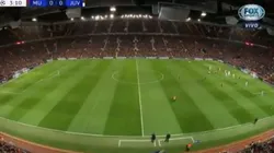 Un hincha entró corriendo en Old Trafford.