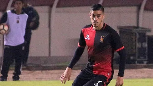 El familiar de la Pulga se quejó del estado de las canchas del fútbol inca.